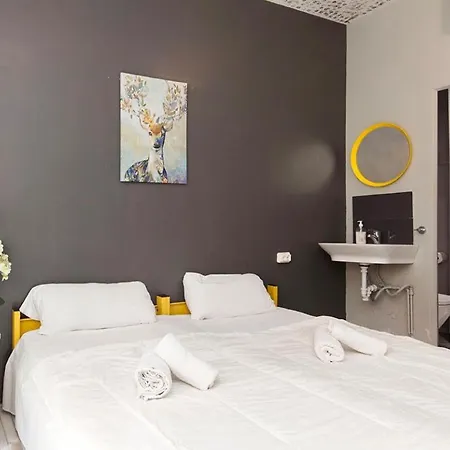 Heylola! Vandrerhjem Barcelona